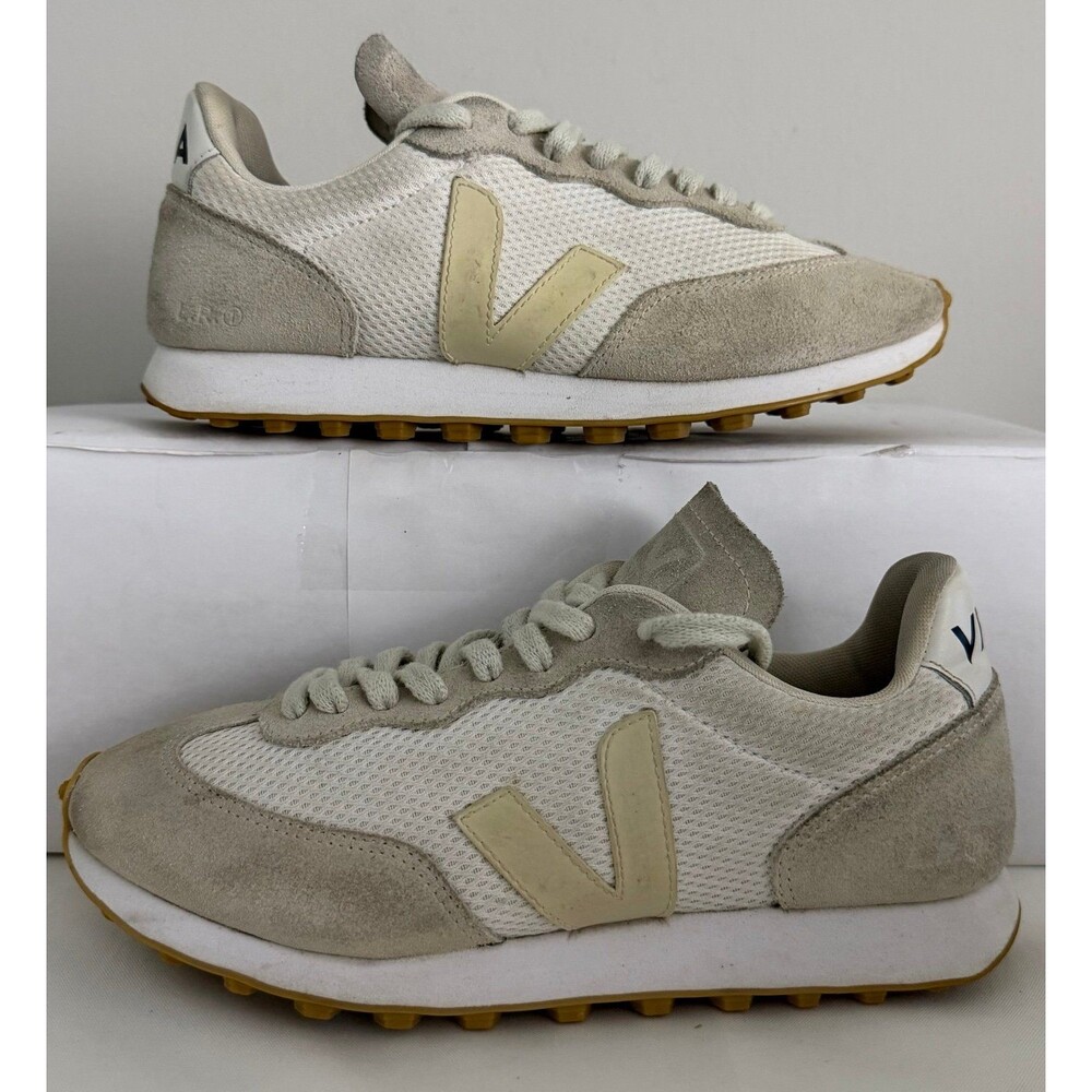 Veja Women's Sneakers Athletic Shoes Beige Size 7